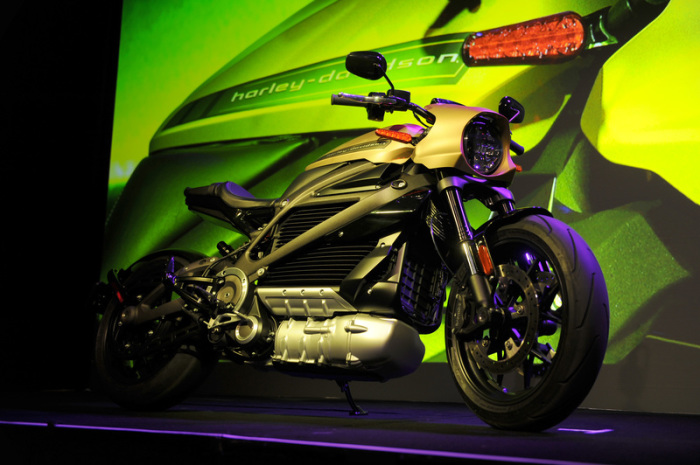 Harley Davidson zeigt auf der Technik-Messe CES sein erstes Elektro-Motorrad. Foto: Andrej Sokolow/Dpa
