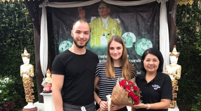 Jan-Philipp Leifeld (l.), Stella Maria Kaleth (M.) und Pinnat Charoenphol (r.), Leiterin des TAT-Büros in Chiang Mai. Foto: Tourism Authority Of Thailand