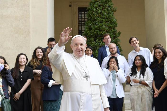 Generalaudienz von Papst Franziskus im Innenhof von San Damaso. Foto: epa/Vatican Media Handout
