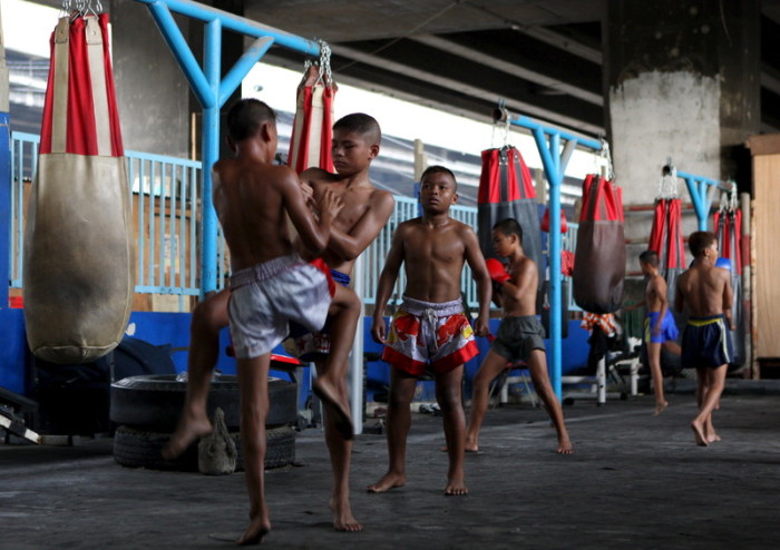 Kinder unter 12 Jahren sollen vor Muay-Thai-Kämpfen geschützt werden. Foto: epa/Barbara Walton