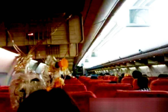 Ein mit dem Smartphone geschossenes Foto eines Passagieres bezeugt die Panik an Bord. Foto: CCTV+