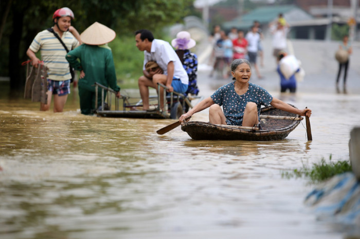 Starker Regen verursacht Überschwemmungen in Chuong My, Hanoi. Foto : epa/LUONG THAI LINH
