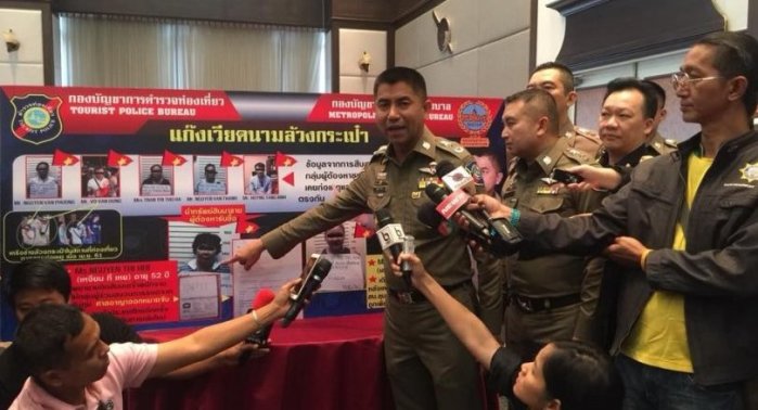 Generalmajor Surachate Hakparn erläutert der Presse die Einzelheiten des Falles. Foto: The Nation