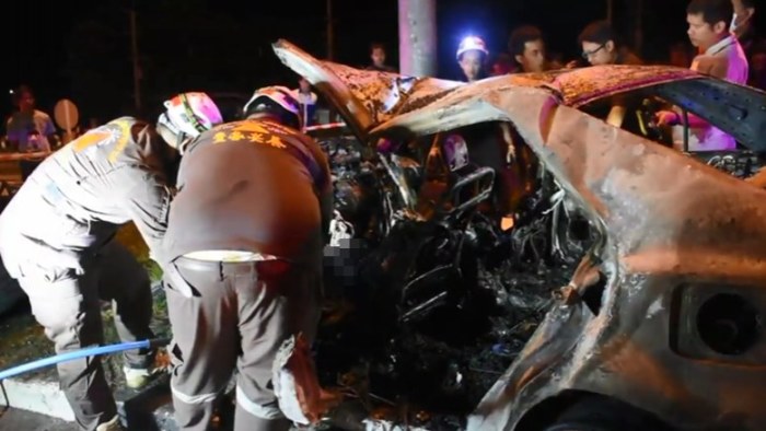 Der Toyota Camry wurde bei dem Unfall komplett zerstört. Foto: The Nation / Komchadluek 