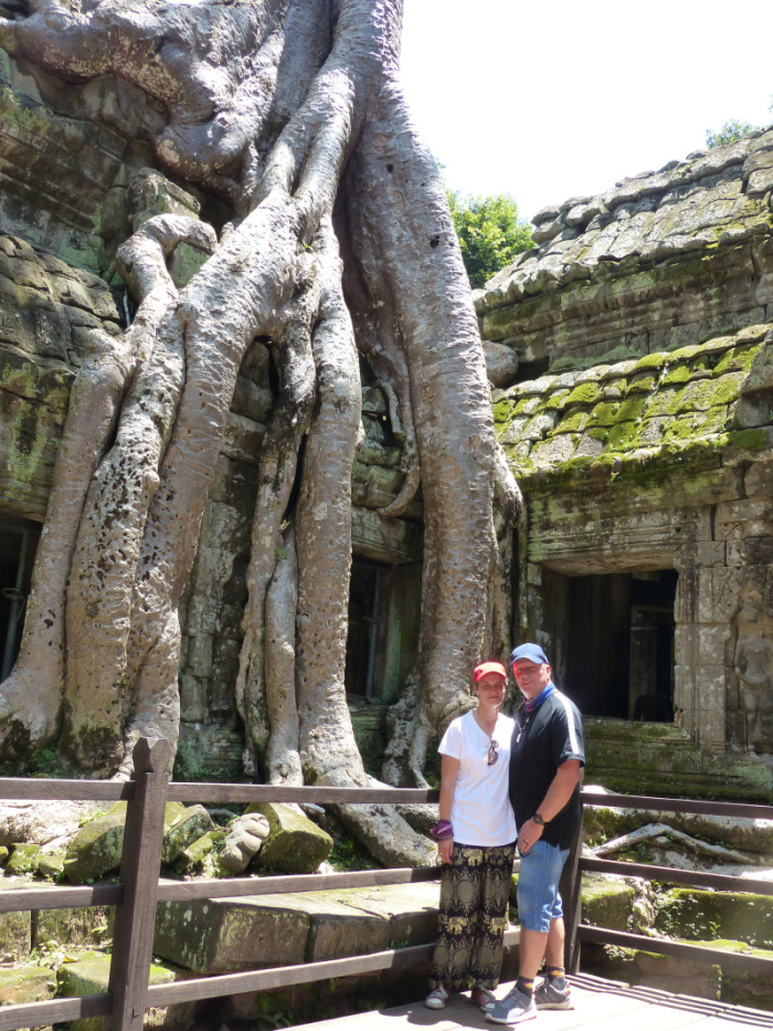 FARANG-Leser Norbert Klifot übberraschte seine Frau zum 33. Hochzeitstag mit einer Reise nach Angkor Wat.