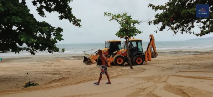Mit dem Abriss der Strandbuden, verschwanden auch die Besucher an dem zuvor beliebten Strand. Mit einer Renovierung soll der Yim Yom Beach attraktiver gestaltet werden. Foto: PR Pattaya