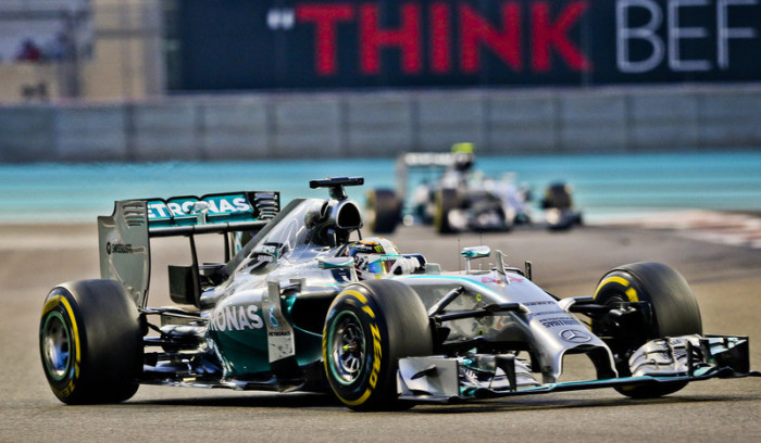 Zweikampf zwischen Hamilton und Rosberg