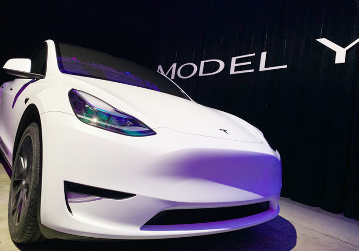 Das neue Tesla Model Y wird vorgestellt. Tesla hat seine Modellpalette um einen SUV auf Basis des aktuellen Hoffnungsträgers Model 3 erweitert. Foto: Hannes Breustedt/Dpa