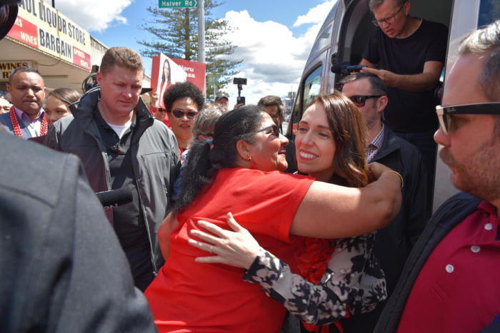 Neuseeländische Premierministerin Jacinda Ardern wirbt in Auckland. Foto: epa/Ben Mckay