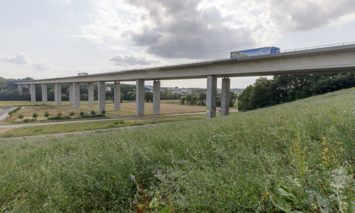 Autobahnbrücke Kochertal in Neuenstadt am Kocher. Foto: epa/Ronald Wittek