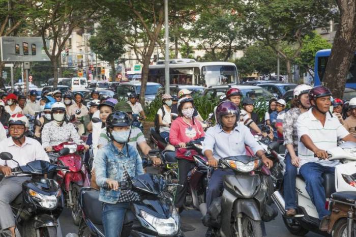 Auf den Straßen von Ho-Chi-Minh-Stadt, dem ehemaligen Saigon, sind mehr als 7,5 Millionen Mopeds unterwegs. Foto: picture alliance / prisma