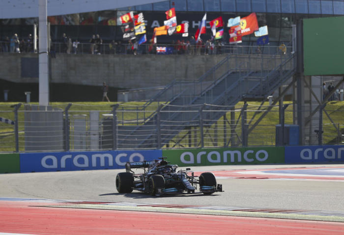 Der englische Formel-1-Pilot Lewis Hamilton von Mercedes-AMG Petronas in Aktion. Foto: epa/Juri Kochetkow