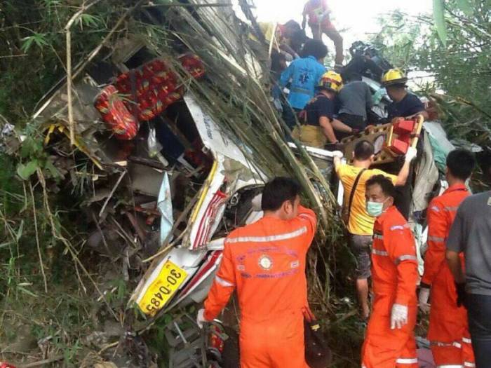 Busunglück in Chiang Mai: Zwölf Tote und elf Verletzte