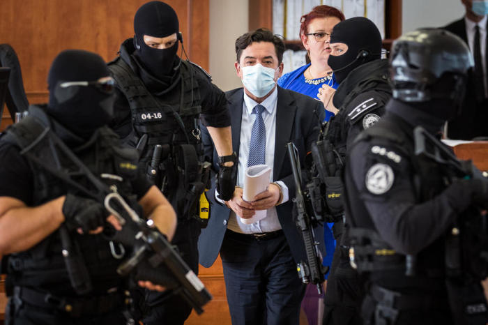 Prozess wegen der Ermordung des slowakischen Journalisten Jan Kuciak in Pezinok. Foto: epa/Jakub Gavlak