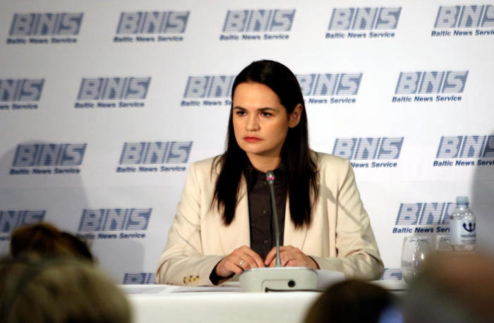 Die belarussische Oppositionskandidatin für das Präsidentenamt, Swetlana Tichanowskaja, nimmt an einer Pressekonferenz in Vilnius teil. Foto: epa/Str