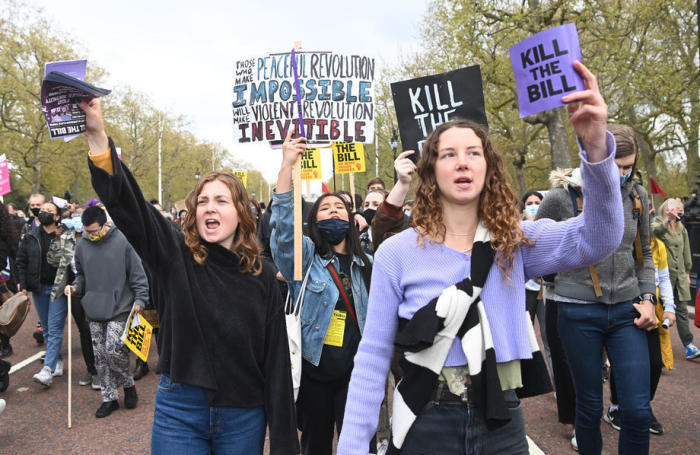 Demonstranten während eines Marsches durch die Londoner Innenstadt bei einer 