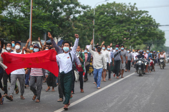 Demonstration gegen den Militärputsch, in Mandalay. Foto: epa/Stringer