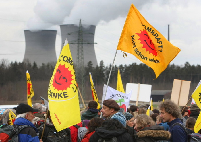 Anti-AKW-Demo bei Grundmemmingen. Foto: epa/Karl-josef Hildenbrand