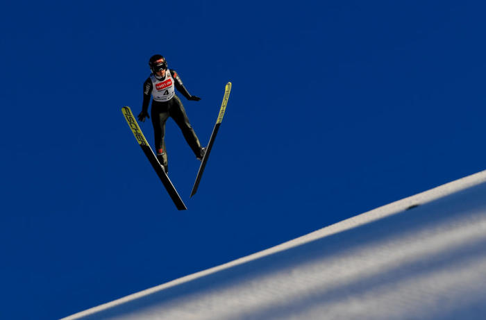 Selina Freitag aus Deutschland im Einsatz beim FIS Weltcup-Skispringen der Frauen. Foto: epa/Filip Singer