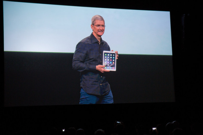 Das aktuelle Modell iPad Air 2 soll durch ein günstigeres Modell ersetzt werden. Foto: epa/JOERG CARSTENSEN 