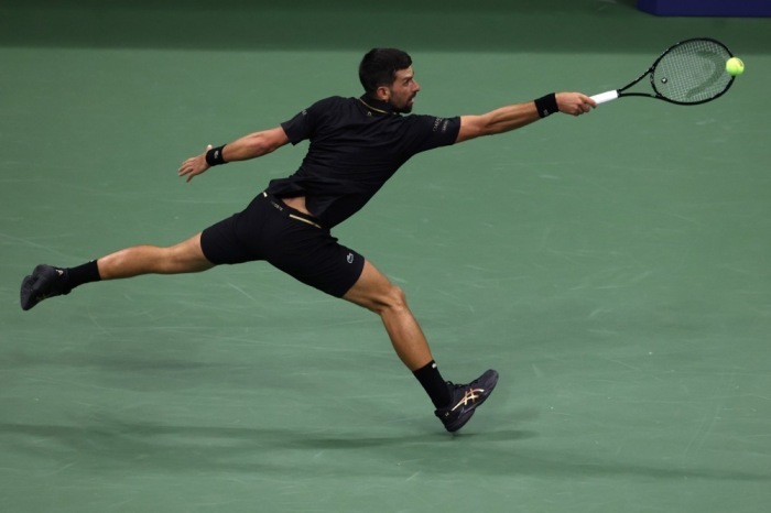 Novak Djokovic spielt in der dritten Runde der US Open gegen Cameron Norrie im Billie Jean King National Tennis Center in New York. Foto: epa/Brian Hirschfeld