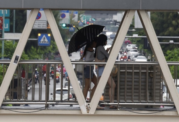 Der Südwestmonsun sorgt in weiten Teilen Thailands für unbeständiges Wetter. Foto: epa/Narong Sangnak