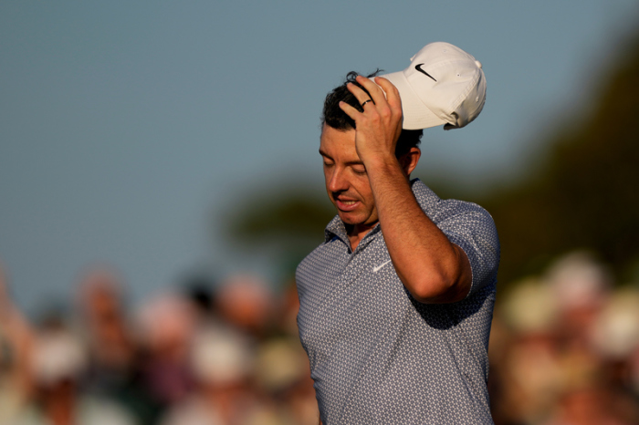 US-Masters, Einzel, Männer, 3. Runde. Rory McIlroy aus Nordirland geht nach der dritten Runde vom Grün. Foto: Matt Slocum/Ap/dpa