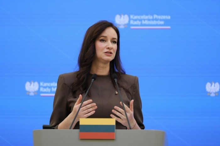 Die litauische Ministerpräsidentin Inga Ruginiene spricht auf einer Pressekonferenz. Foto: epa/Pawel Supernak