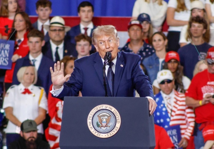 US-Präsident Donald Trump spricht bei einer Wahlkampfveranstaltung in Suffern im Bundesstaat New York. Foto: EPA/Kena Betancur