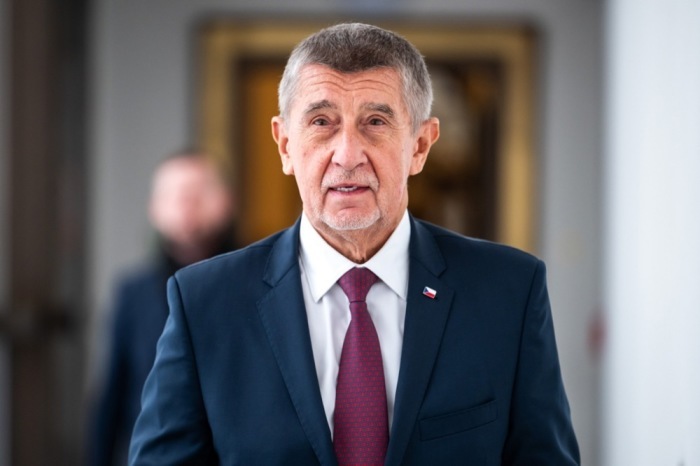 Tschechiens Premier Andrej Babis trifft zur Parlamentssitzung über die Vertrauensfrage für die neue Koalitionsregierung in Prag ein. Foto: epa/Stringer