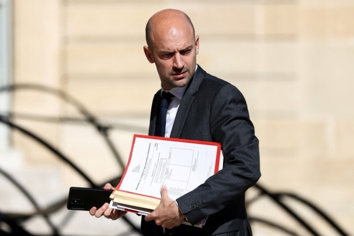 Frankreichs Außenminister Jean-Noel Barrot trifft im Élysée-Palast zu Beratungen zur Elektrifizierung des Landes ein. Foto: EPA/Tom Nicholson / Pool