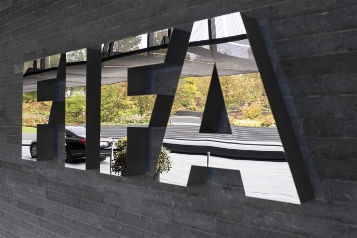 Das FIFA-Logo ist vor der Sitzung des FIFA-Rates im Home of FIFA in Zürich zu sehen. Foto: epa/Ennio Leanza