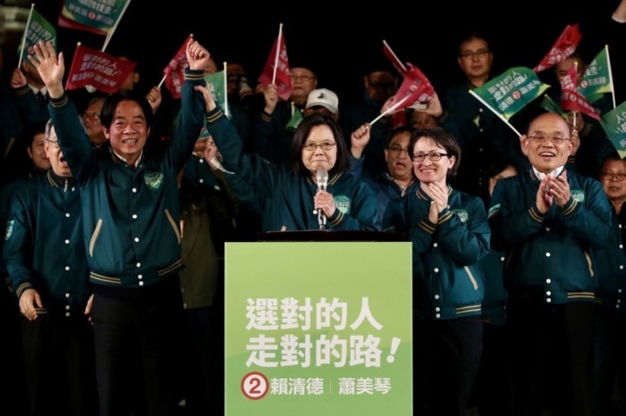 Taiwan incumbent President Tsai Ing-wen (C). Photo: epa/RITCHIE B. TONGO