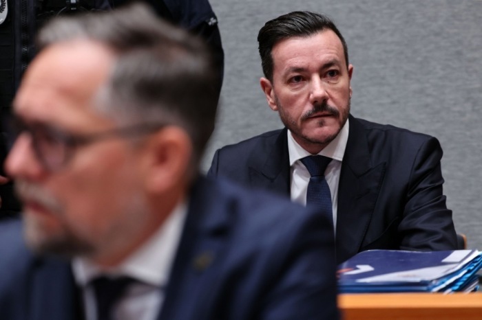 Rene Benko erscheint mit seinem Anwalt zur Verhandlung in Innsbruck, wo ihm das Verschleiern von Vermögen in seiner Insolvenz vorgeworfen wird. Foto: Anna Szilagyi