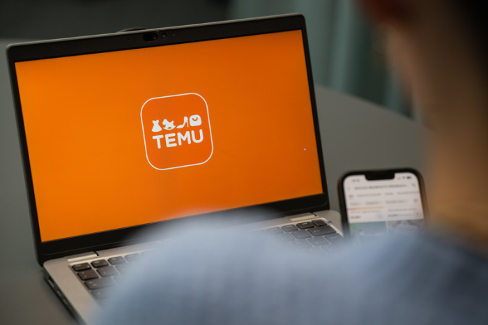 Blick auf einen Laptop mit dem Logo der App Temu. (gestellte Szene). Foto: Hannes P Albert/dpa