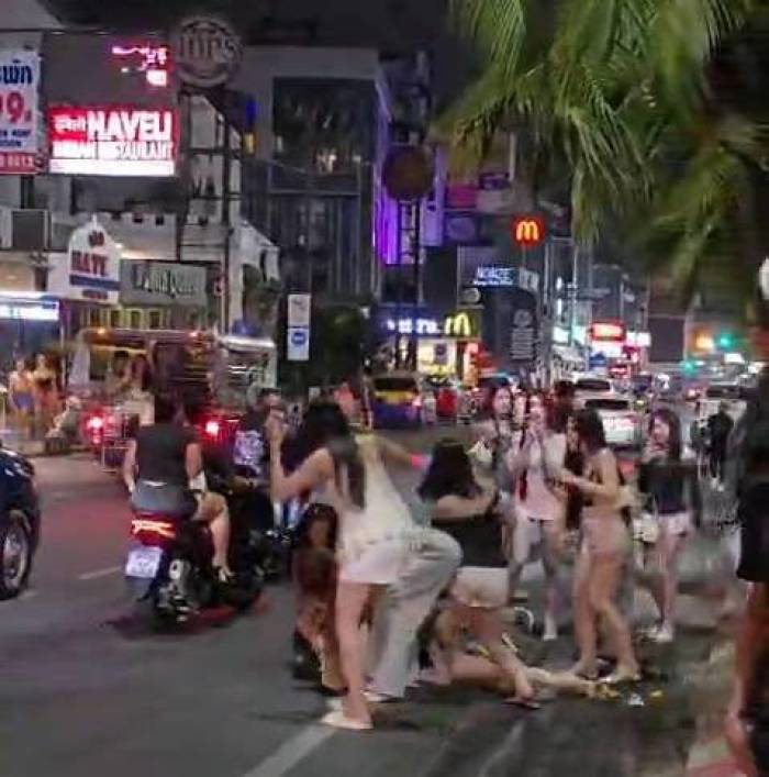 Eine Transgender-Gruppe soll nachts am Pattaya Beach einen Deutschen angegriffen haben. Bild: TMN.TV