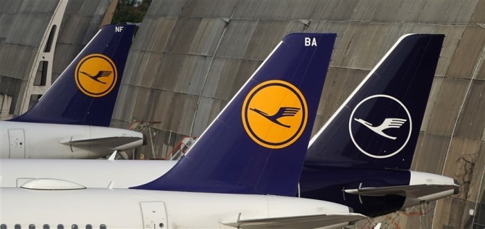 Die Flugzeuge der deutschen Fluggesellschaft Lufthansa parken auf dem internationalen Flughafen in Frankfurt am Main. Foto: epa/Ronald Wittek