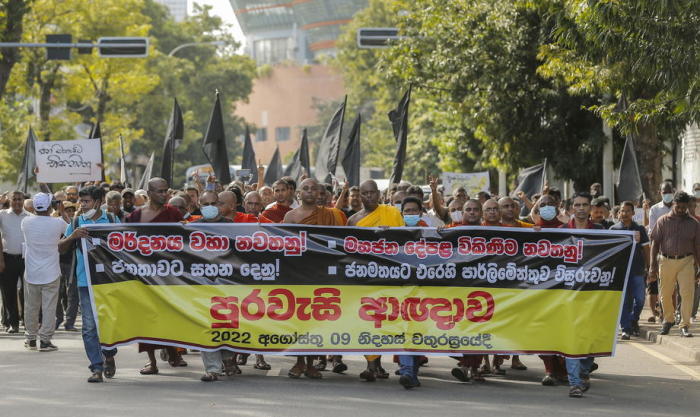 Demonstrationen gegen die Regierung in Sri Lanka. Foto: epa/Chamila Karunarathne