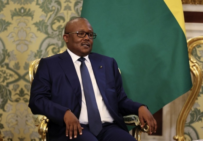 Guinea-Bissaus Präsident Umaro Sissoco Embalo spricht im Kreml mit Russlands Präsidenten über bilaterale Beziehungen. Foto: EPA/Yuri Kochetkov
