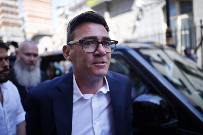 Andy Burnham trifft in Westminster ein. Nach dem Rücktritt von Keir Starmer kandidiert er für dessen Nachfolge als Premierminister. Foto: EPA/Tolga Akmen