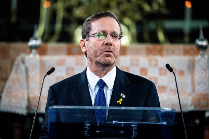Der israelische Präsident Isaac Herzog hält eine Rede zur Eröffnungszeremonie des Nationalen Holocaust-Museums. Foto: epa/Bart Maat