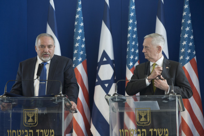  Es herrscht Einigkeit zwischen dem israelischen Verteidigungsminister Avigdor Lieberman und US-Verteidigungsminister James Mattis beim Thema Iran. Foto: epa/Heidi Levine