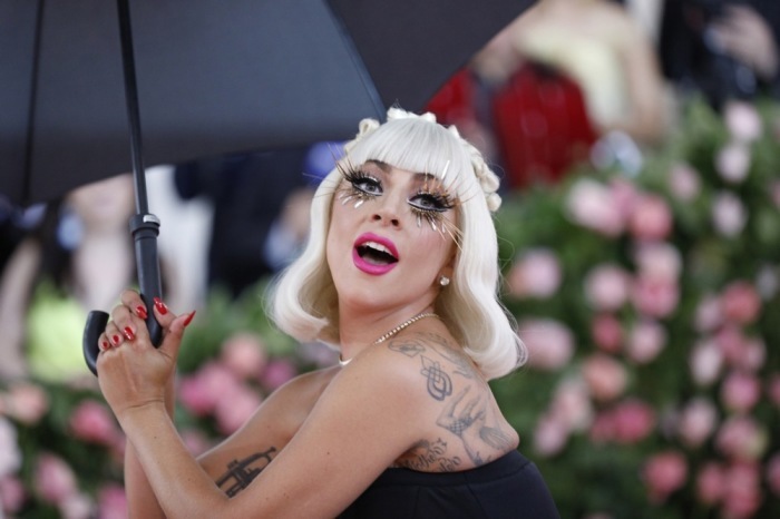 Lady Gaga posiert auf dem roten Teppich der Met Gala in New York, kurz vor ihrem 40. Geburtstag. Foto: EPA/Justin Lane