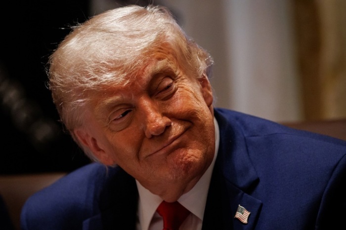 US-Präsident Donald Trump reagiert während einer Kabinettssitzung im Weißen Haus in Washington. Thema waren auch die laufenden Verhandlungen mit Iran. Foto: epa/Samuel Corum/pool
