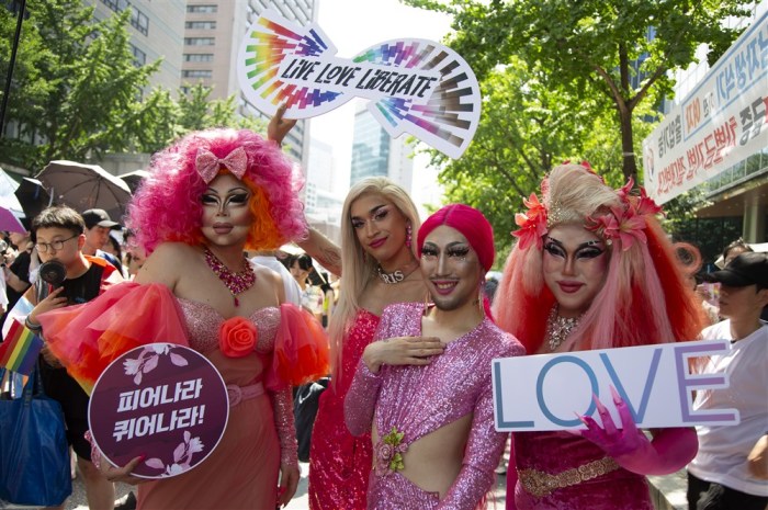 Straßenfest für die Rechte von Lesben, Schwulen, Bisexuellen, Trans- und queeren Menschen (LGBTQ) in Seoul. Foto: epa/Jeon Heon-kyun