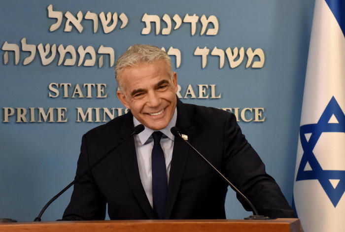 Der israelische Premierminister Yair Lapid hält eine Sicherheitsbesprechung in Jerusalem ab. Foto: epa/Debbie Hill