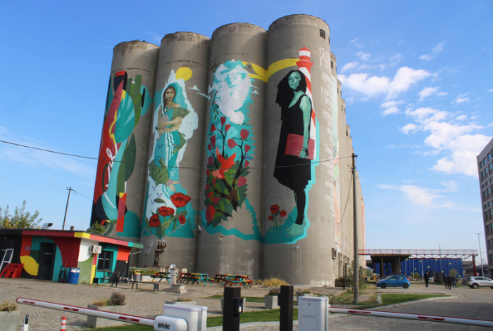 Die Belgrad Silos einer ehemaligen Brauerei am Donau-Kai, die inzwischen zu einer Partylocation geworden. Foto: Gregor Mayer/dpa