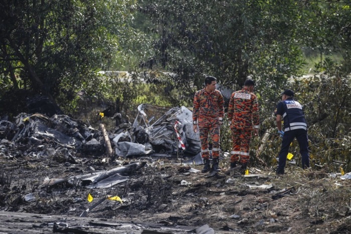 Wenigstens 10 Menschen sind beim Absturz eines Kleinflugzeugs in Malaysia ums Leben gekommen. Foto: epa/Fazry Ismail