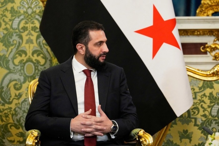 Syriens Interimspräsident Ahmad al-Sharaa trifft in Moskau den russischen Präsidenten zu Gesprächen im Großen Kremlpalast. Foto: epa/Alexander Zemlianichenko