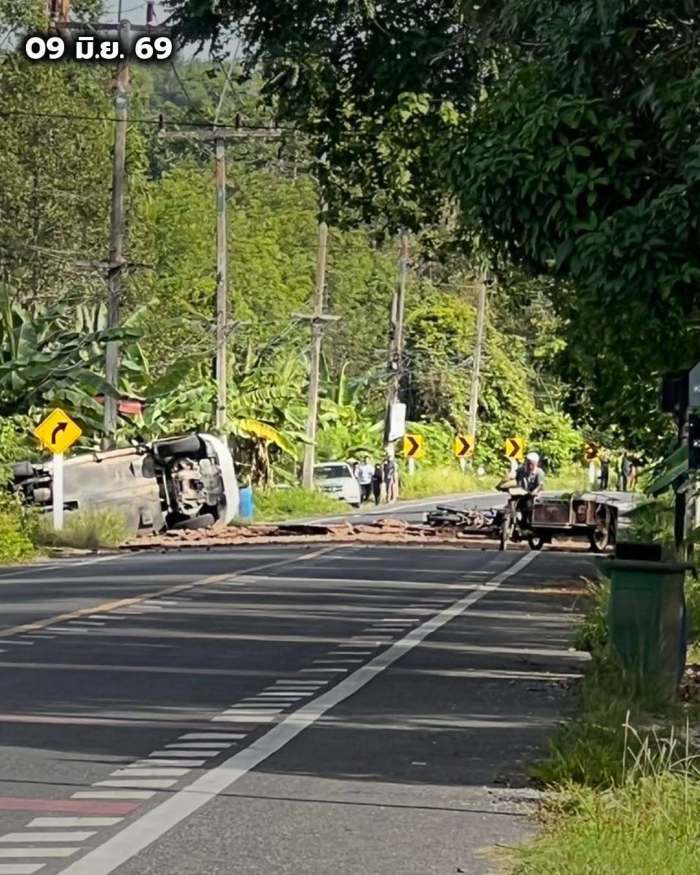Sicherheitskräfte sichern den Bereich vor der Ban-Pulai-Schule nach dem Bombenanschlag im Bezirk Raman in der Provinz Yala. Bild: Public Relations Department Yala